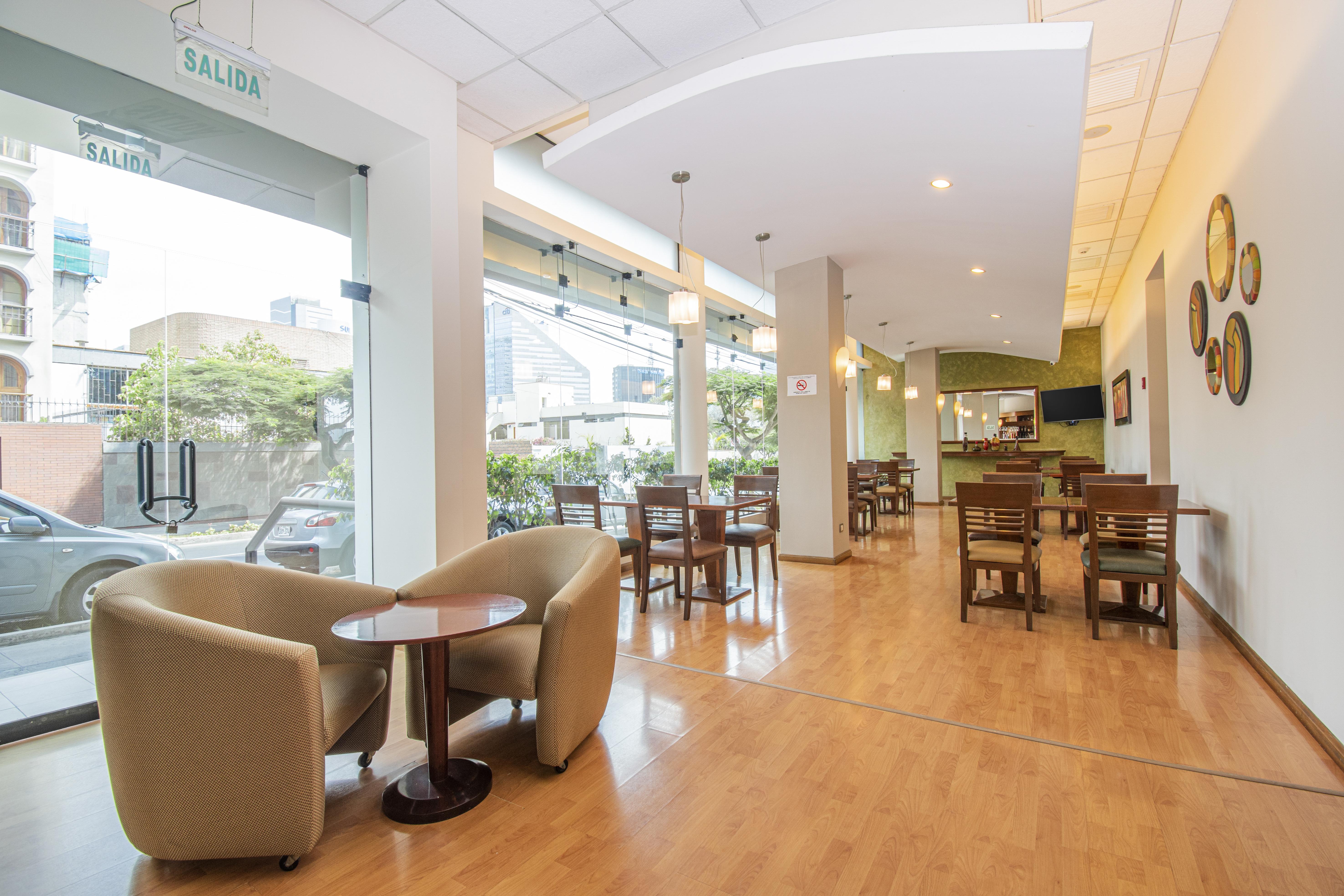 Del Prado Hotel Лима Екстериор снимка