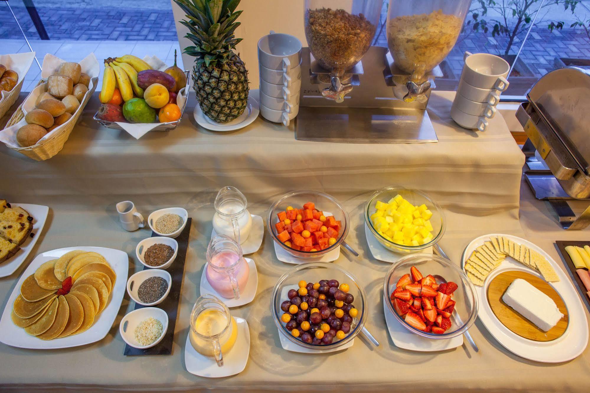 Del Prado Hotel Лима Екстериор снимка